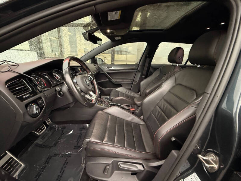 2021 Volkswagen Golf GTI SE