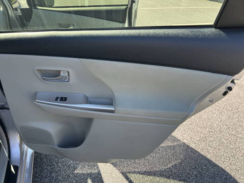 2013 Toyota Prius v Three