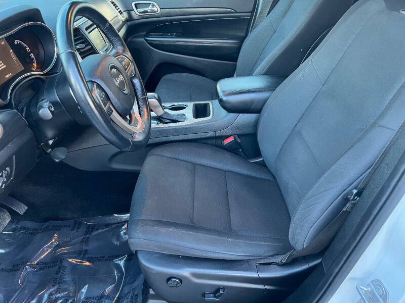 2017 Jeep Grand Cherokee Laredo