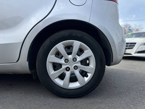 2015 Kia Rio 5-Door LX
