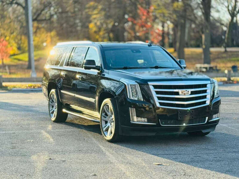 2018 Cadillac Escalade ESV Luxury