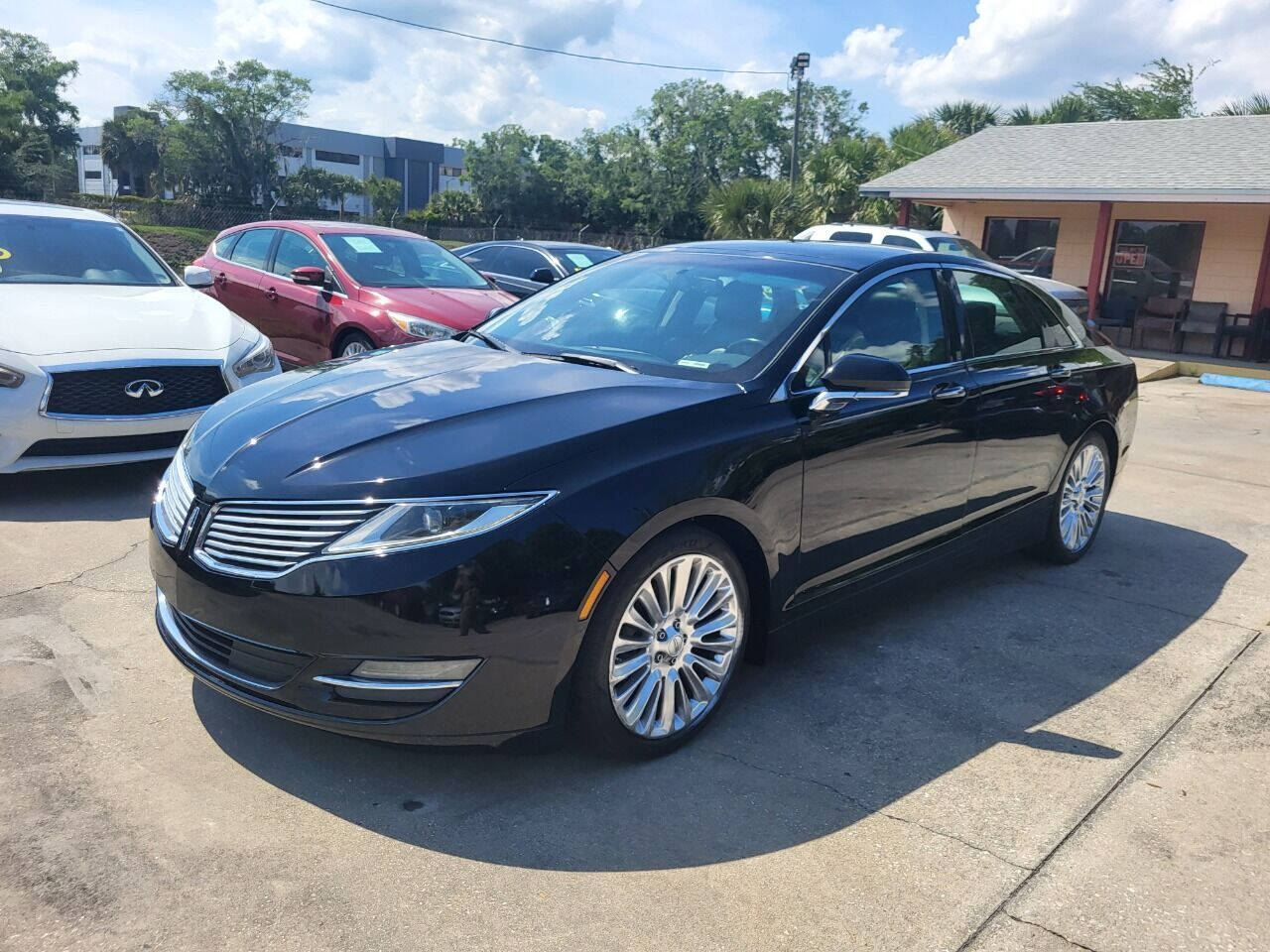 2016 Lincoln MKZ for sale at FAMILY AUTO BROKERS in Longwood, FL