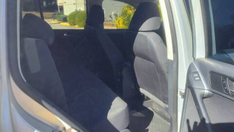 2011 Volkswagen Tiguan SE