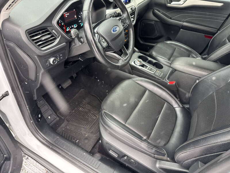 2021 Ford Escape SEL