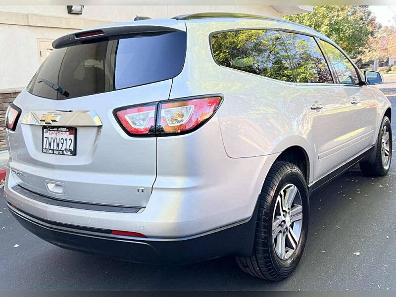 2017 Chevrolet Traverse LT