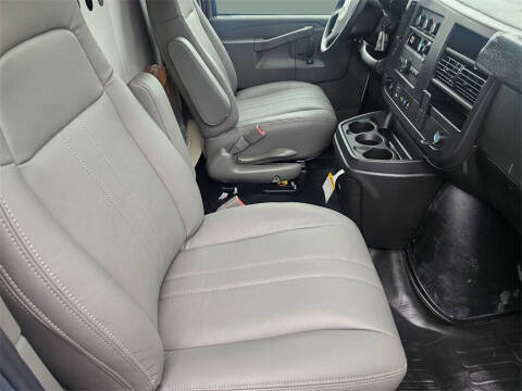 2025 Chevrolet Express 2500