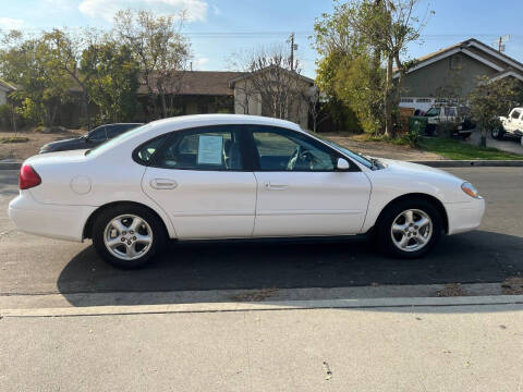 2002 Ford Taurus SE