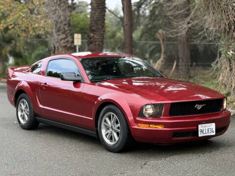 2005 Ford Mustang V6 Deluxe