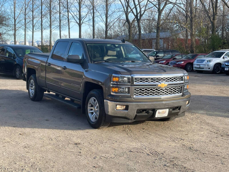 2015 Chevrolet Silverado 1500 LT photo 2