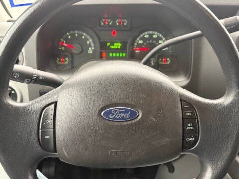 2013 Ford E-Series E-350 SD XL