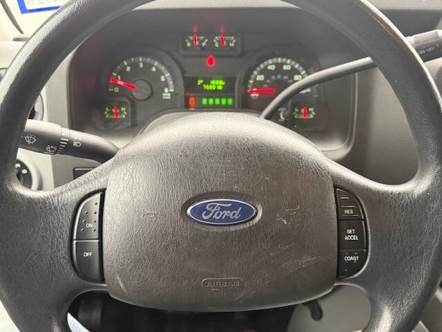 2013 Ford E-Series E-350 SD XL