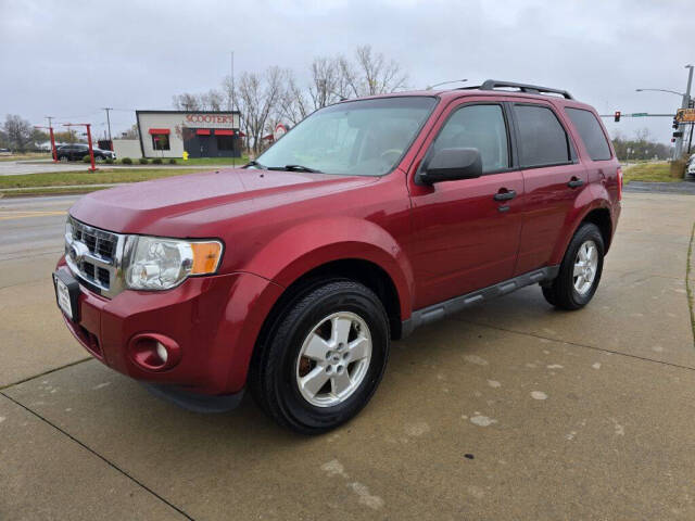 2012 Ford Escape for sale at Bigfoot Auto in Hiawatha, IA