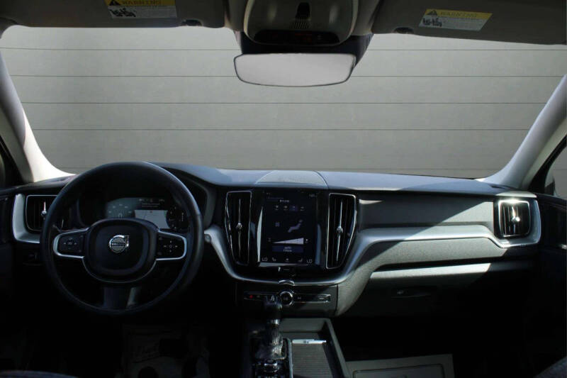 2019 Volvo XC60 T5 Momentum