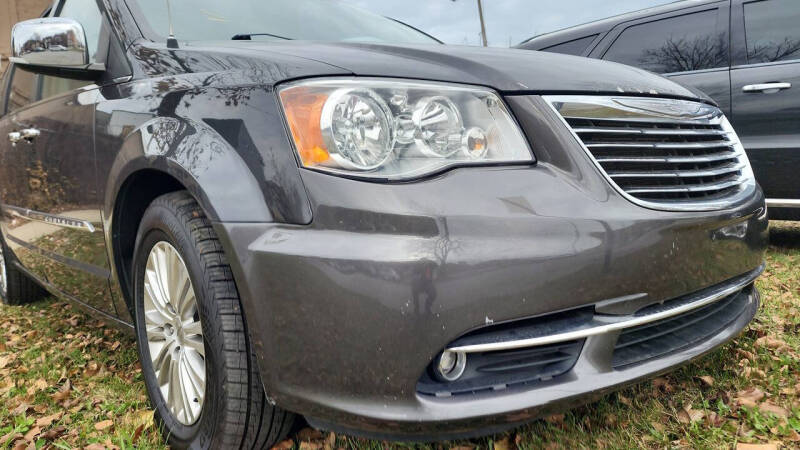 2016 Chrysler Town and Country Touring-L Anniversary Edition