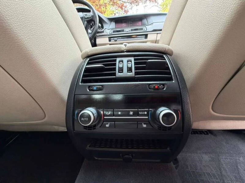 2012 BMW 5 Series 550i xDrive