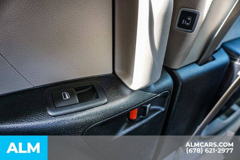 2024 Chrysler Pacifica Plug-In Hybrid Select