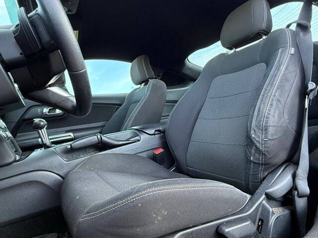 2016 Ford Mustang V6