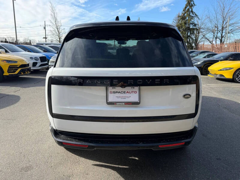 2023 Land Rover Range Rover P530 SE LWB