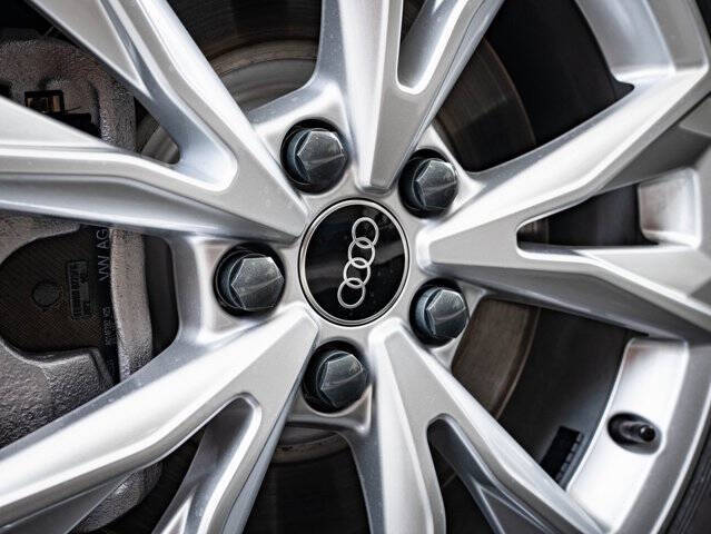 2025 Audi Q3 quattro S line Prem Plus 45 TFSI