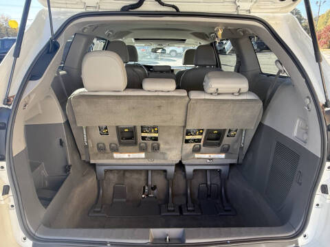2018 Toyota Sienna XLE 8-Passenger