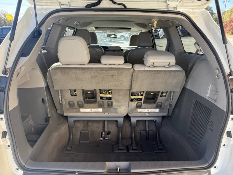 2018 Toyota Sienna XLE 8-Passenger