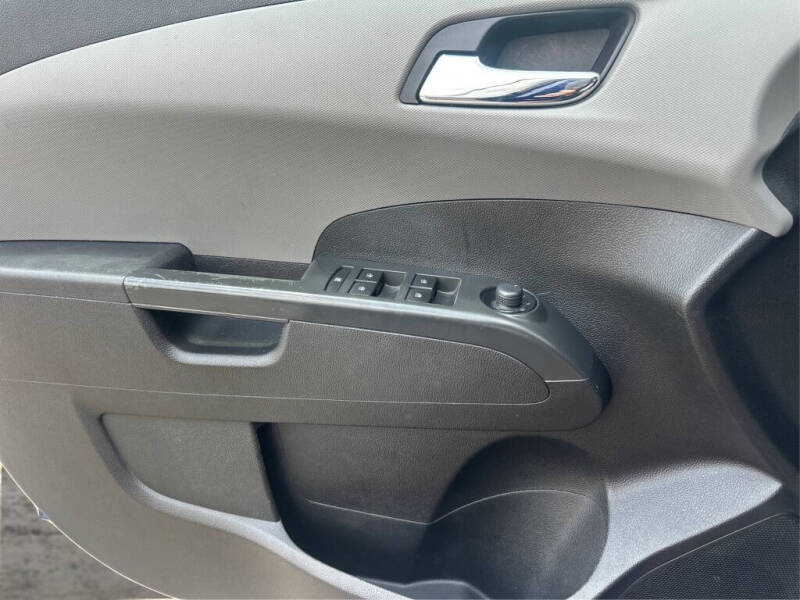 2013 Chevrolet Sonic LTZ Auto