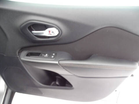 2016 Jeep Cherokee Sport