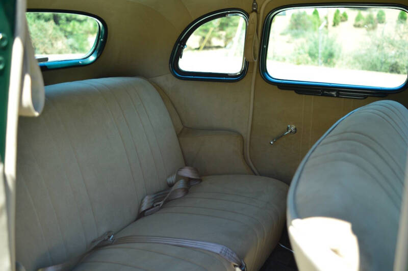 1936 Ford Deluxe