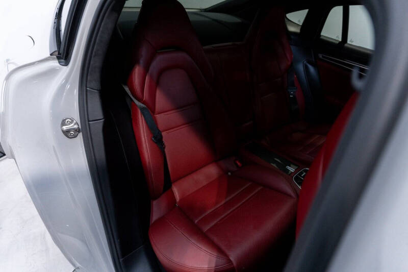 2019 Porsche Panamera GTS