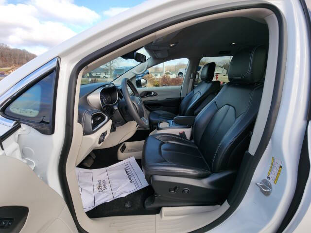 2024 Chrysler Pacifica Touring L