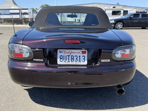 2005 Mazda MX-5 Miata