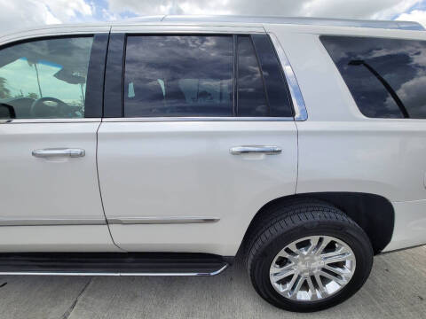 2017 Cadillac Escalade Standard