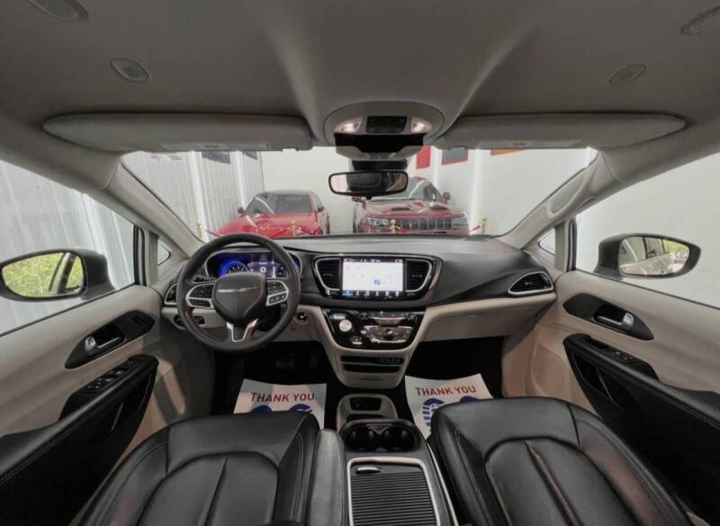 2023 Chrysler Pacifica Touring L
