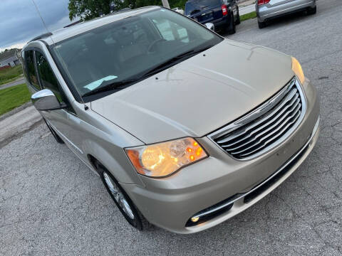 2013 Chrysler Town and Country for sale at Supreme Auto Gallery LLC in Kansas City MO