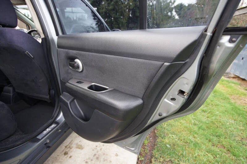 2008 Nissan Versa 1.8 S