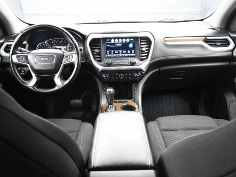 2017 GMC Acadia SLE-2
