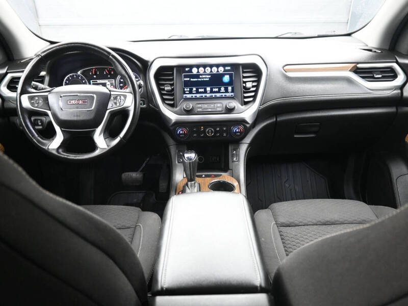 2017 GMC Acadia SLE-2
