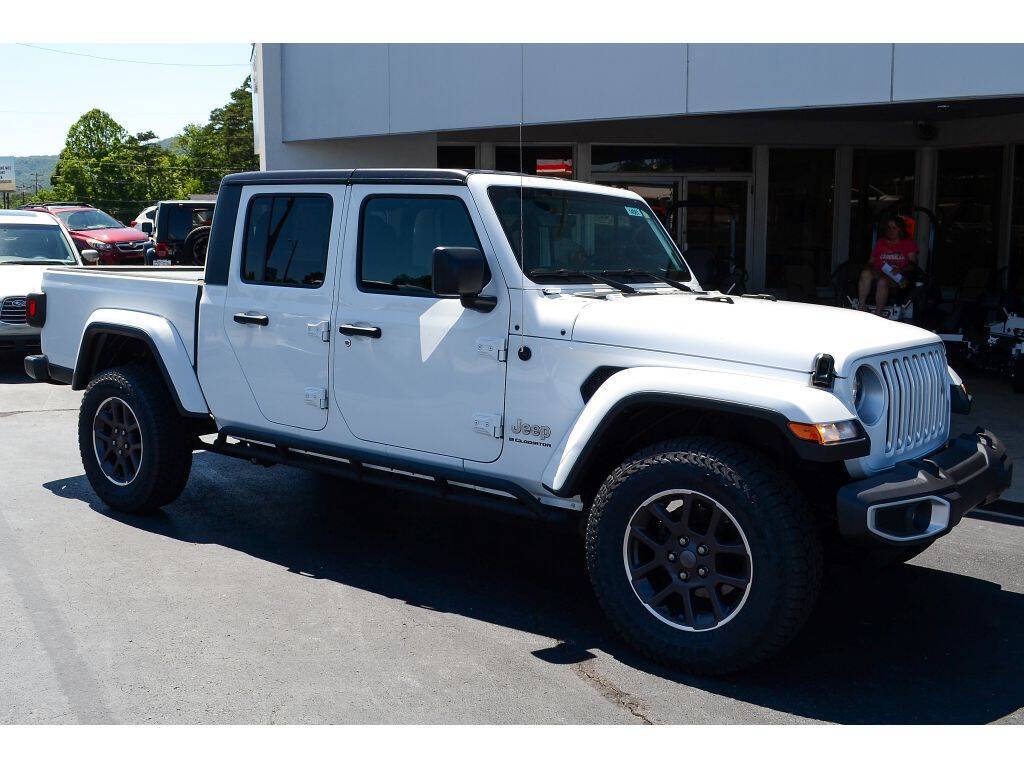 2023 Jeep Gladiator for sale at EARL DUFF PRE-OWNED CENTER in Harriman, TN