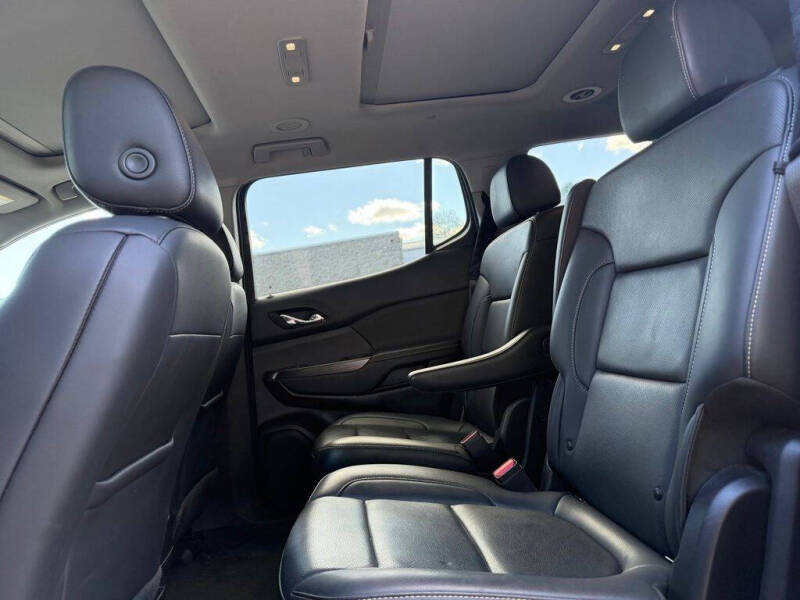 2023 GMC Acadia SLT