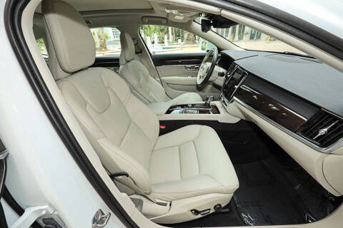 2019 Volvo S90 T5 Momentum