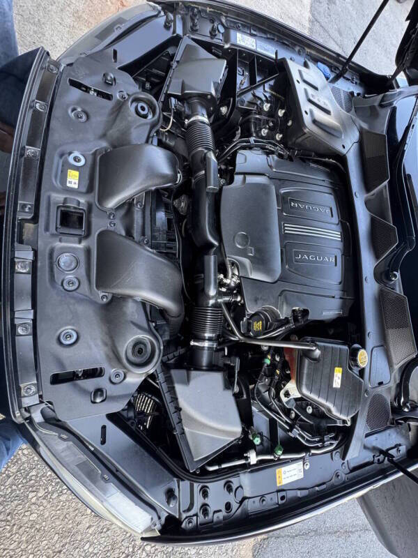 2016 Jaguar XJ R-Sport