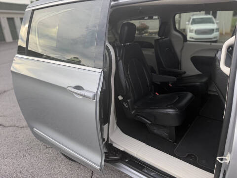 2020 Chrysler Pacifica Touring L