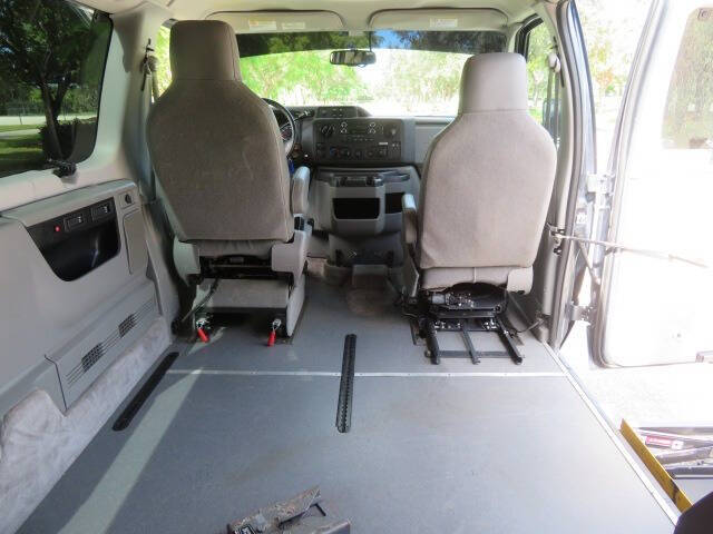 2013 Ford E-Series E-150 XLT