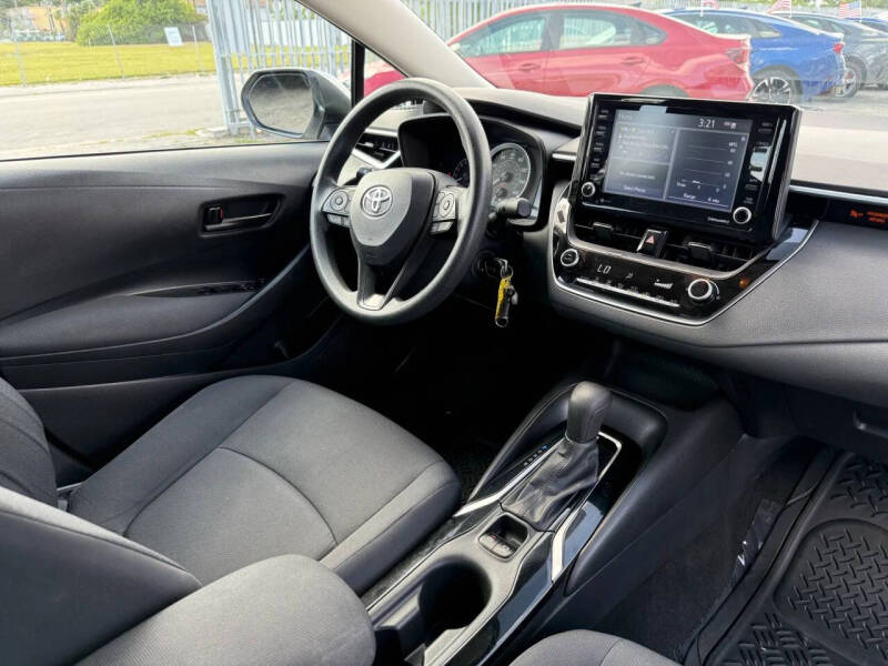 2022 Toyota Corolla LE