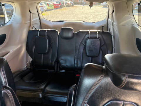 2017 Chrysler Pacifica Touring-L