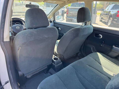 2011 Nissan Versa 1.8 S