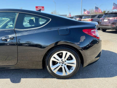 2011 Hyundai Genesis Coupe 2.0T Premium
