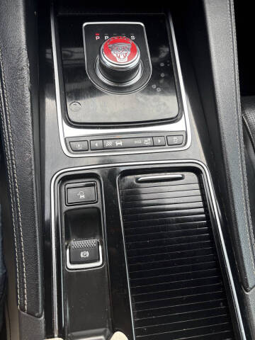 2019 Jaguar F-PACE S