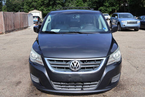 2012 Volkswagen Routan SE