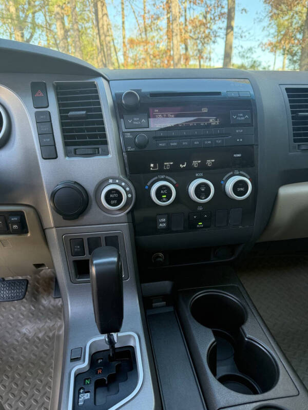 2011 Toyota Sequoia SR5